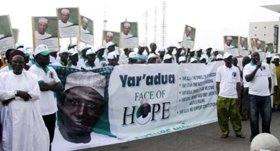 Youth group raise support for sick Yar’Adua at National Assembly Abuja. Photo by Gbemiga Olamikan