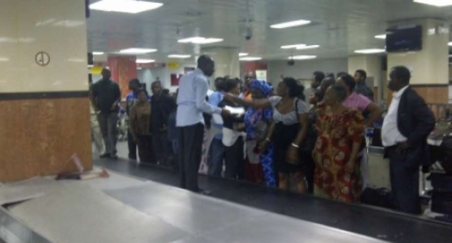 At Gatwick Airport, Air Nigeria Asks Passengers To Donate 40 Each To Buy Fuel For Flight To Lagos