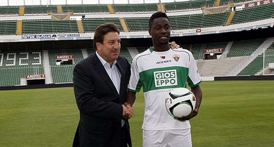 Richmond Boakye-Yiadom being introduced by Elche.