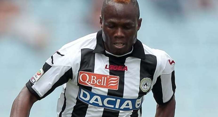 WATCH VIDEO: Agyemang-Badu flashed red card from bench