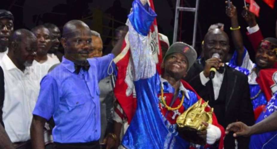 Ghana's Isaac Dogboe knocks out Uganda's Edward Kakembo in six