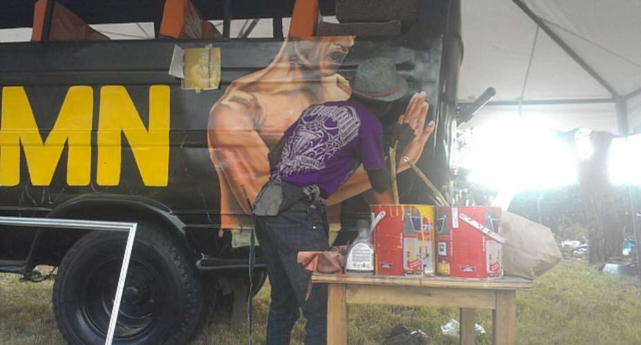 Ghanaian Prince Hilton Paints Van Damme In Kenya