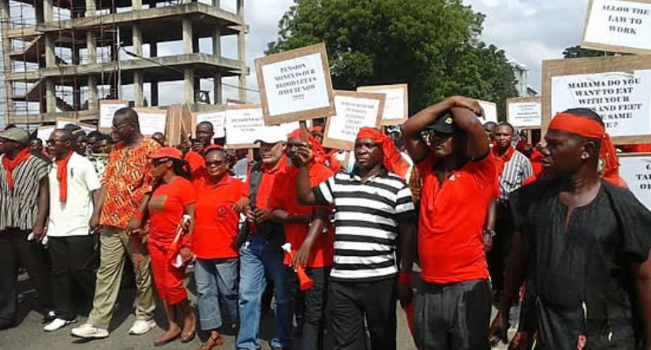 Labour unions hit streets over Tier-2 pensions