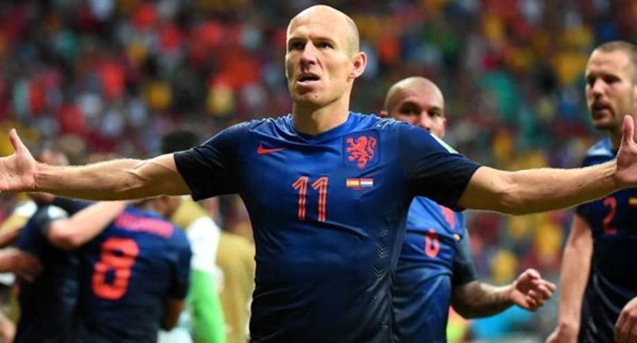 Ruthless Robben, Persie humiliate Spain