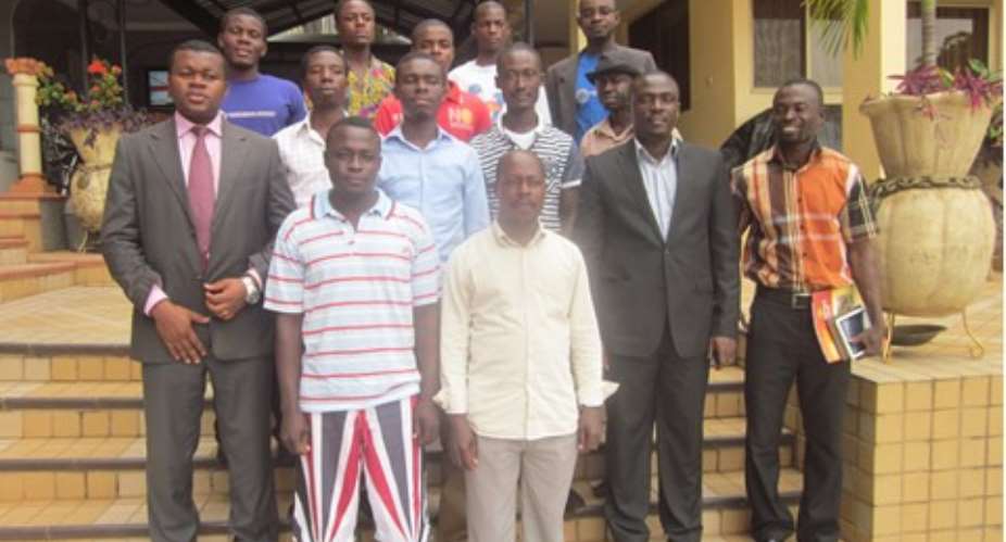 Participants and facilitators in a group photograph after the training ptogramme.