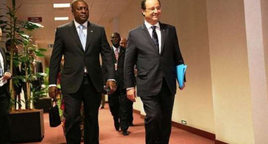 Presidents Mahama and Hollande hold talks at Elysee Palace