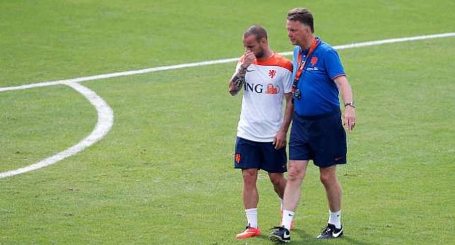 Wesley Sneijder hails Louis van Gaal's 5-3-2 system