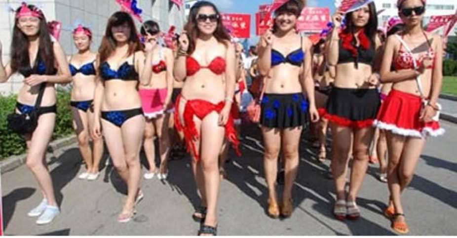 Bikini parade world record broken
