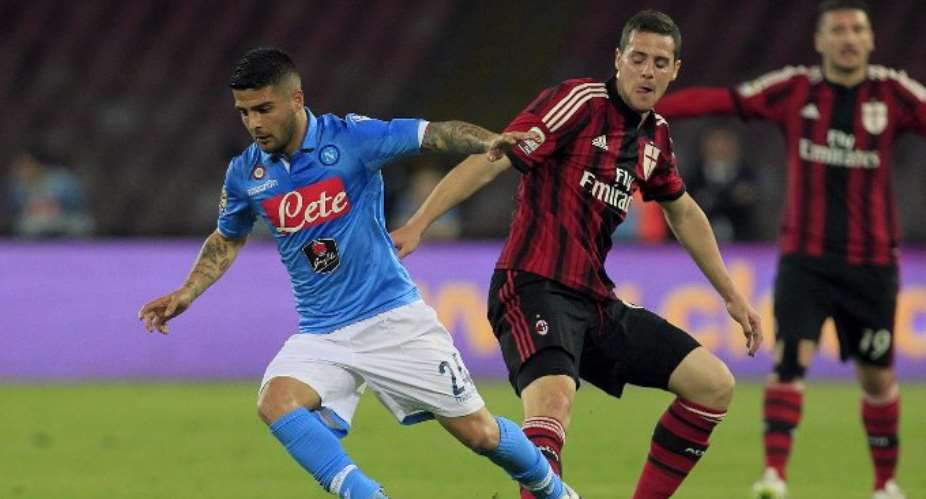 Napoli thump Milan to boost top-four prospects