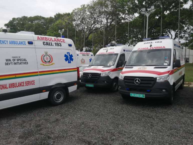 16202070608-wbreuigtto-parked-ambulances.jpeg
