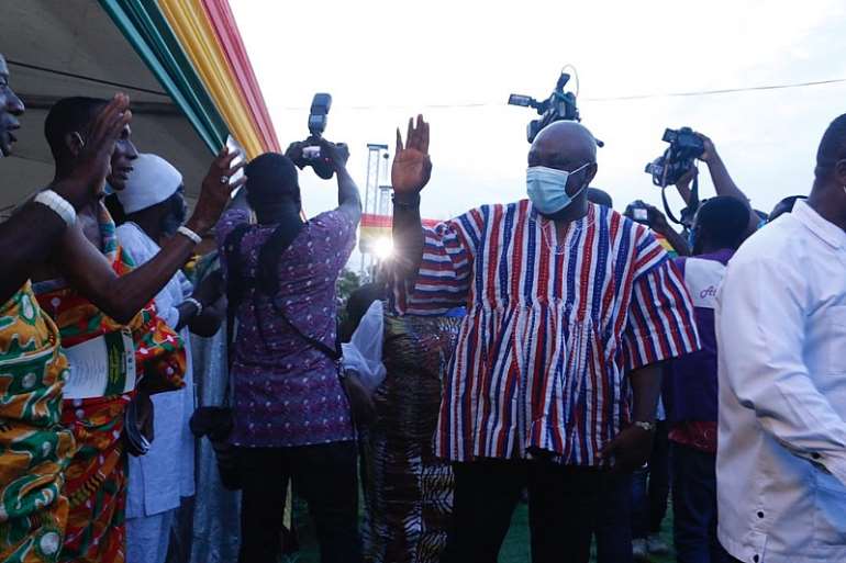 10262020103604-m6itl8w331-president-cuts-sod-in-tema-and-ashaiman-4.jpeg
