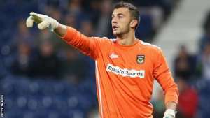 UK: Goalkeeper Sent Off For Urinating