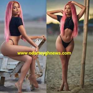 Sister Derby Flaunts Her Body To Tease Medikal