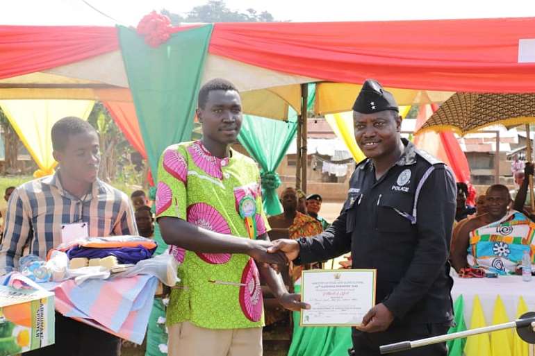 128201983605-0g730m4yxt-obuasi-best-farmer-4.jpeg