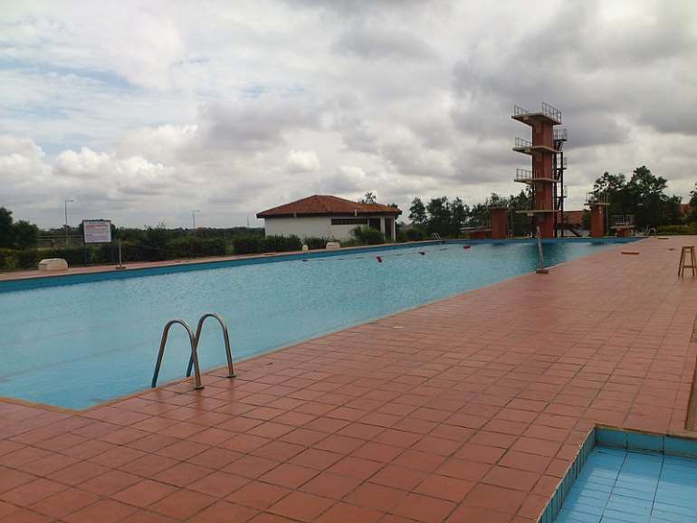 b and m swimming pool