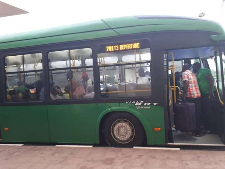 82201980604-n6iul8w331 aayalolo-bus-at-airport-6-1024x767.jpeg