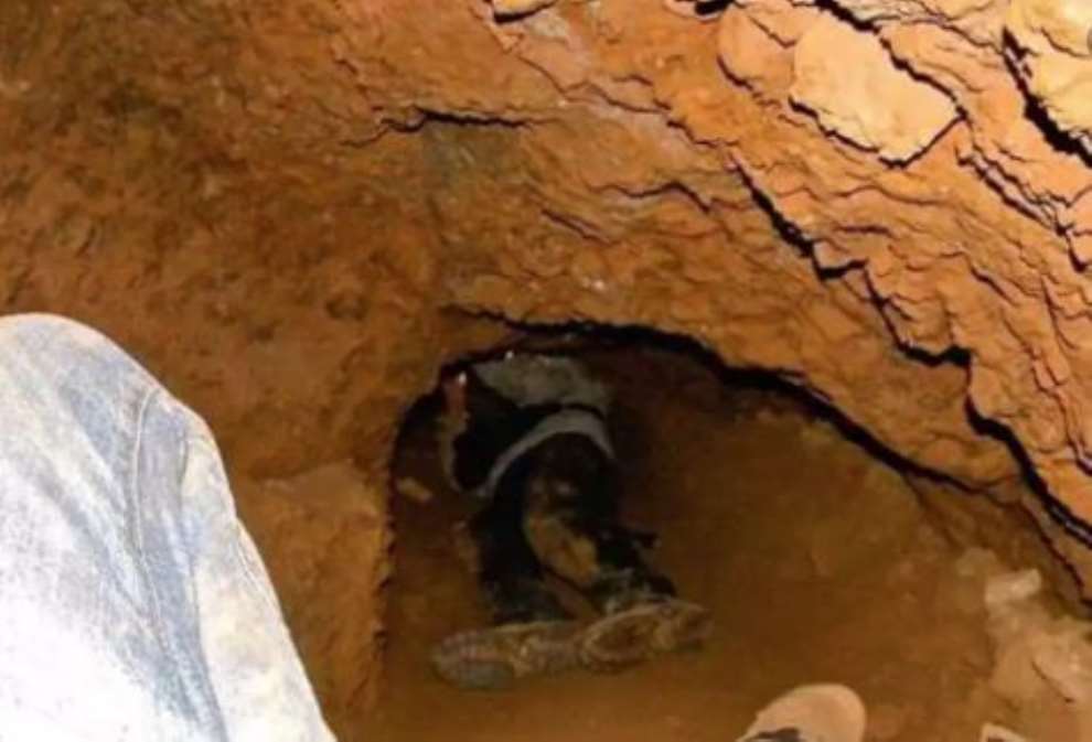 E/R: Mining pit collapse kills three at Apinamang