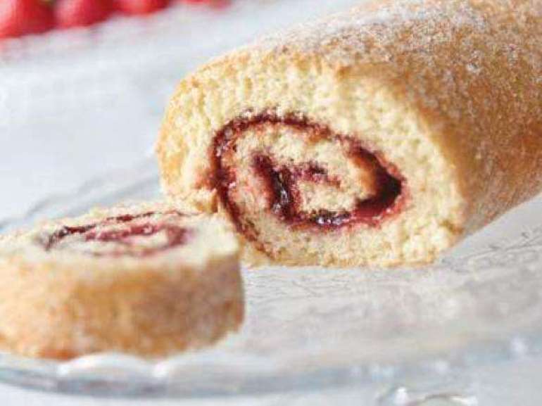 Here's A Simple Method On How To Make Swiss Roll At Home