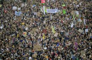 Thousands of climate protesters crowded the centre of Hamburg. By Axel Heimken (dpa/AFP)