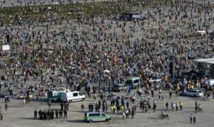 Thousands protest against anti-coronavirus measure in Munich. By Christof STACHE (AFP)