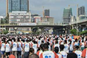 Thousands took part in the first Ethiopia-Eritrea peace and reconciliation run. By Michael TEWELDE (AFP)