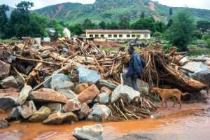 The killer cyclone also wreaked havoc in eastern Zimbabwe, with Chimanimani worst hit. By Zinyange AUNTONY (AFP)