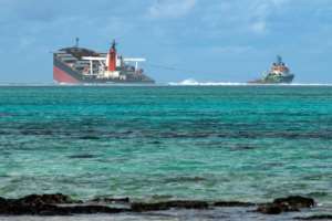 The salvage team intends to pull the front two-thirds of the ship out to sea using two tugboats and let it sink to avoid further damage to the Mauritian coastline. By Fabien Dubessay (AFP)