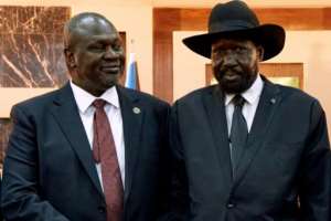 The power-sharing deal between South Sudanese President Salva Kiir (right) and Vice President Riek Machar has kept the fighting largely at bay since 2018. By ALEX MCBRIDE (AFP / File)