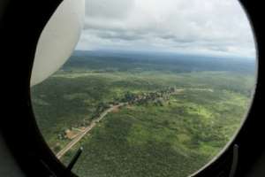 The RN1 road, linking the capital Bangui with Cameroon, seen from a MINUSCA helicopter. By Camille Laffont (AFP)