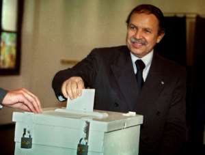 Abdelaziz Bouteflika casts his ballot on 16 September 1999 in Algiers. By HAMID (AFP/File)