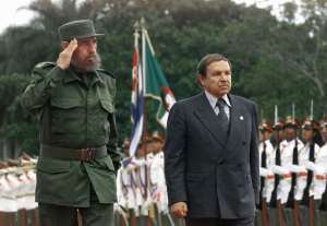 Fidel Castro and Abdelaziz Bouteflika attend a ceremony in Havana, Cuba, on April 15, 2000, during the official visit of the Algerian president. By ADALBERTO ROQUE (AFP / File)