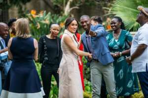 Meghan, Duchess of Sussex arrives at the British High Commissioner residency in Johannesburg. By Michele Spatari (AFP)