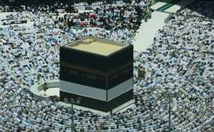 Muslim worshippers pray around the Kaaba, Islam's holiest shrine, at the Grand Mosque in Saudi Arabia's holy city of Mecca on August 16, 2018.  By AHMAD AL-RUBAYE (AFP)