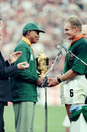 Nelson Mandela inspired the South Africans when he arrived at the 1995 final wearing a Springbok jersey. By Jean-Pierre MULLER (AFP/File)