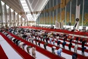 Pakistan on Saturday began a nine-day shutdown but mosques will remain open despite the virus threat. By Aamir QURESHI (AFP/File)