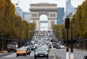 Some Paris medics voiced fears that steady traffic showed the public was not taking the second lockdown seriously. By Thomas COEX (AFP)