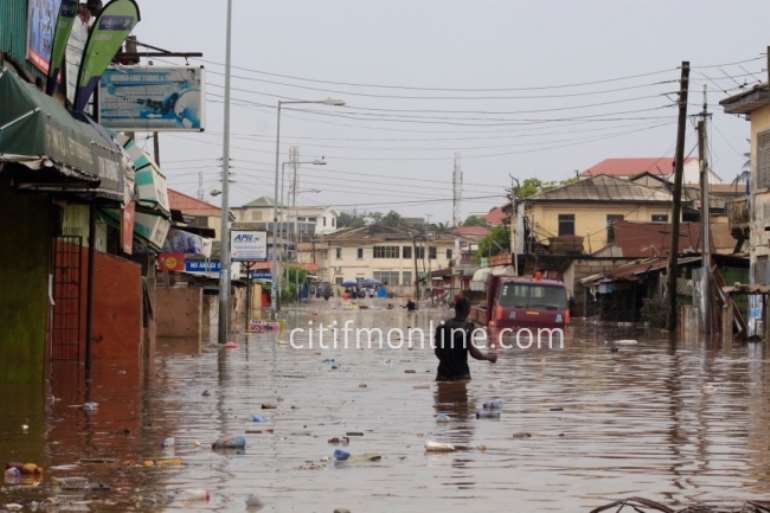 Accra Floods: Military Rescue Lives At Odawna [photos]