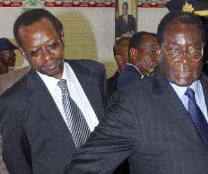 Zimbabwean President Robert Mugabe (R)  (AFP/Getty Images)