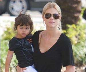 Elin with daughter Sam