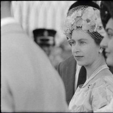 photo: Queen Elizabeth Ghana Dancing Photo