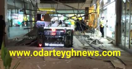 BREAKING: Part of Accra Mall Ceiling Collapses – VIDEO