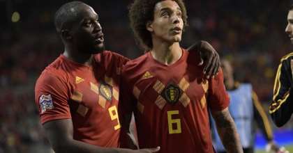 Actually they are friends, but today opponents: Romelu Lukaku (L.) and Axel Witsel (R.)