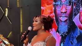 Florence Obinim Stuns Congregation as She Ministers at Ogyaba’s Church Amid Obinim Feud