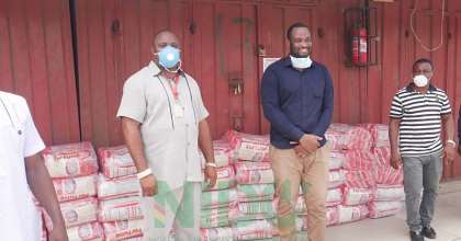 (Left) NIDO President, in blue Chairman Eagle Digital (circle Traders)