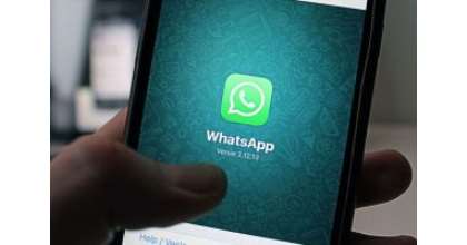 Clear Signs You Are Addicted to WhatsApp