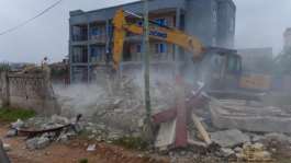 Flood Mitigation Task Force begins demolition of structures on waterways in Accra