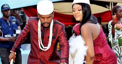 Abuja Blogger Causes Stare As He Showers Bundles Of Money AtAlexreports Traditional Wedding
