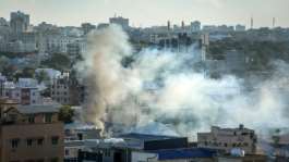 Heavy gunfire shook Somalias capital overnight and smoke rose over the city on Thursday.  By - (AFP)